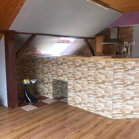 Apartman Pro 5 Apartman *